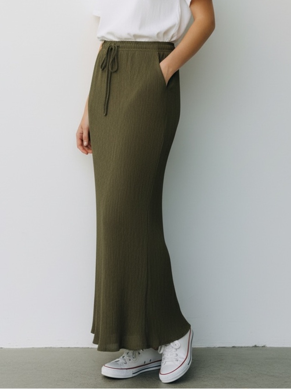 🟢3/$25 Earthy Feminine Bohemian Olive Green Maxi Skirt in Lenzing Viscose Small